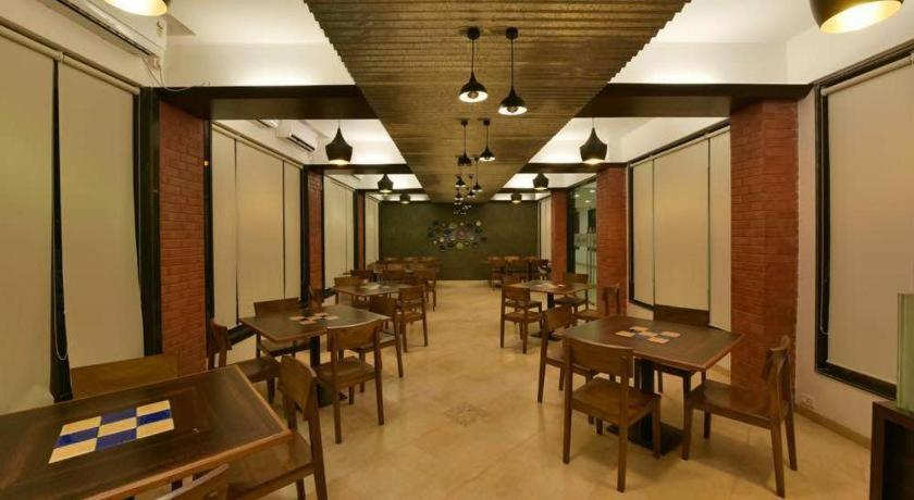 Marigold Stay Jambhulpada ภายนอก รูปภาพ